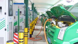 星巴克傳出售、特斯拉被碾壓⋯中國本土品牌如何靠4件事崛起？