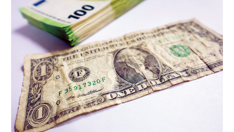 美元購買力10年跌25％！通膨延燒、黃金原油看漲