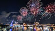 2025淡水漁人碼頭煙火登場！8/10起連續3週日，時間、觀賞點、交通全攻略