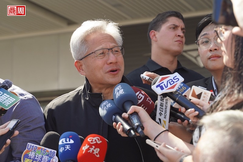 黃仁勳快閃來台,不談美國入股!大讚:任何想買台積股票的都是聰明人。