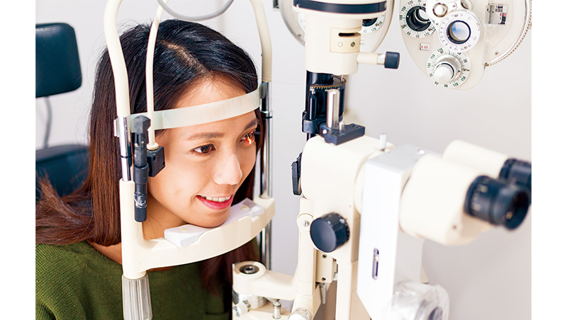 視力模糊不只是老花　熟齡眼睛問題別再拖！