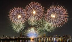 2025大稻埕煙火開跑！煙火時間、觀賞點、演唱會、交通全攻略