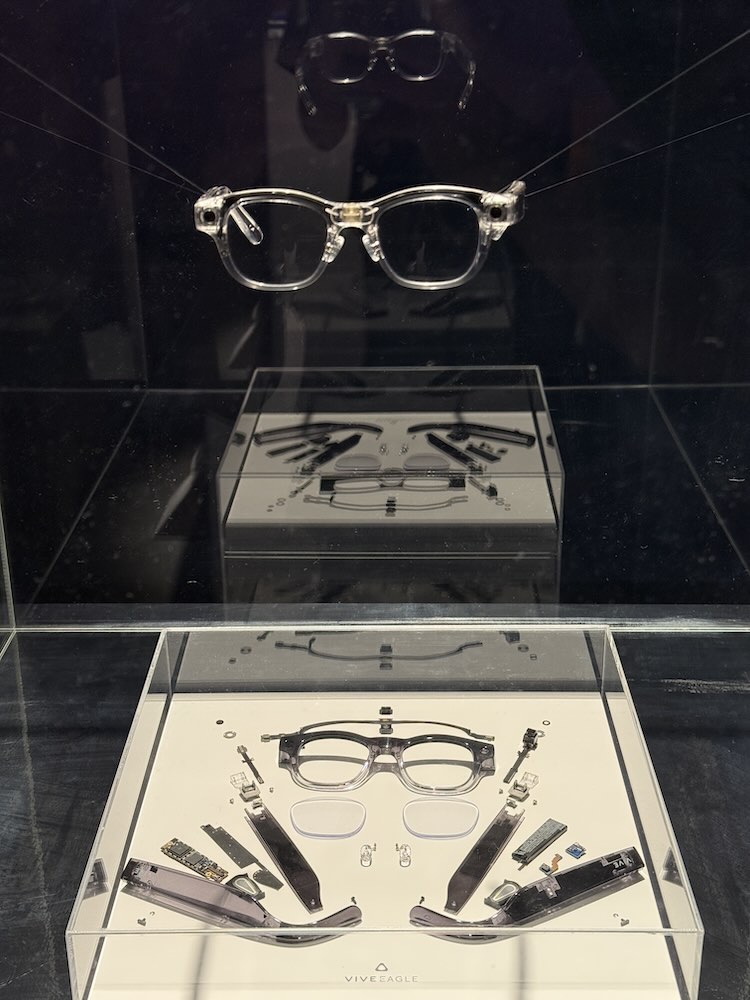 HTC的AI眼鏡VIVE Eagle
