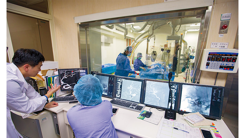 漲保費轉嫁成本，並非唯一解！4問答破解「醫療通膨」