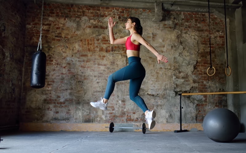 HIIT（高強度間歇訓練）——時間效率高、後燃助攻時間長