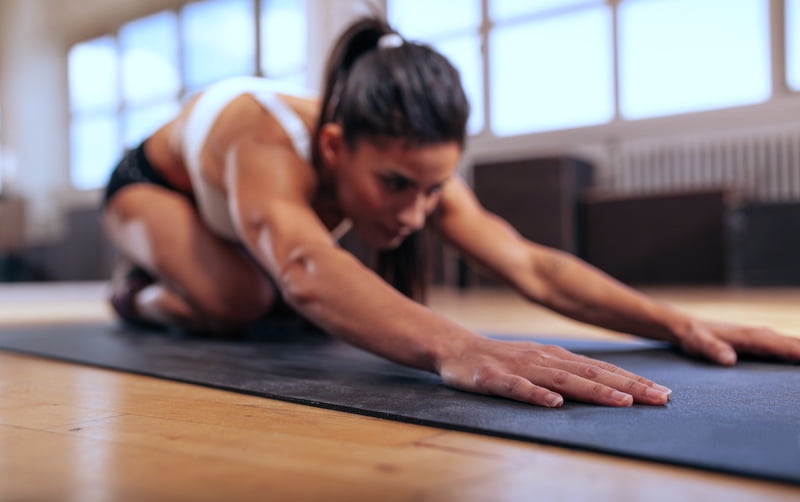 瑜珈（或皮拉提斯）——降低壓力與食慾補償，強化長期黏著度