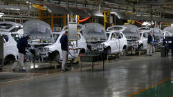 新車變二手、經銷商被迫虧本賣⋯中國汽車「內卷困境」是怎麼開始的？