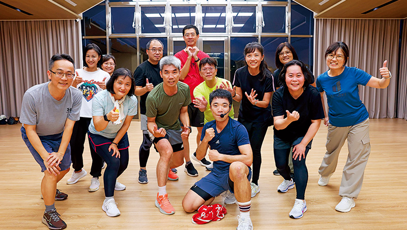 用AI、1300件提案打開青銀對話，中華車「五代同堂」戰勝危機