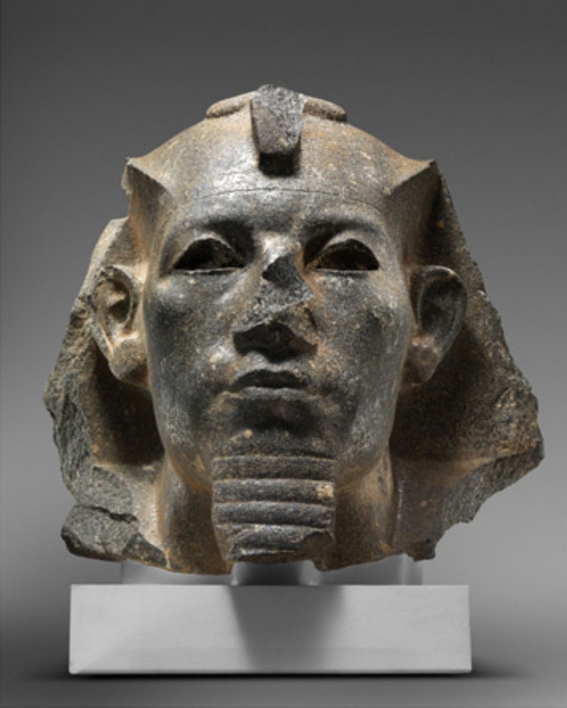 〈可能是阿蒙涅姆赫特三世的巨像頭部〉