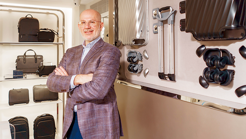 進攻女性日用包、男性皮帶　行李箱品牌TUMI打什麼算盤？
