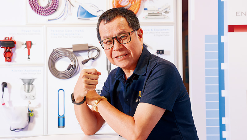 手握特斯拉大單仍「彎腰」10年，貿聯攻AI伺服器股價衝破千