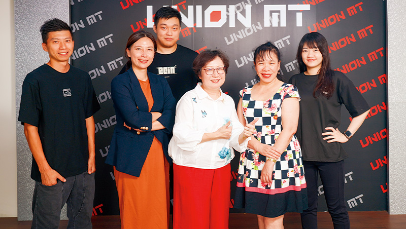 傳產領先者3》國合科技用「反向導師制」，讓中高齡敢問、年輕人願教