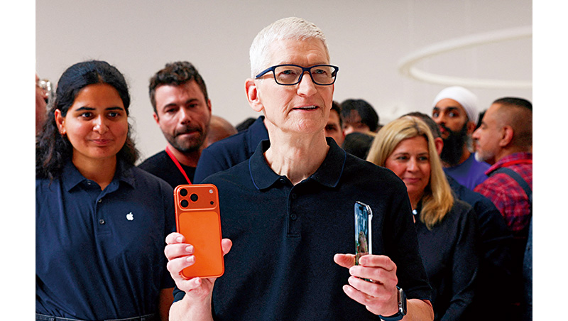 iPhone 17加料不加價爆賣，庫克忍痛讓利反攻「小米們」