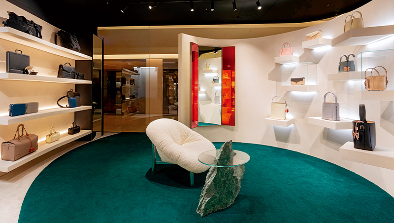 從紅毯走進健身房　Valextra讓精品包有了第二種氣質