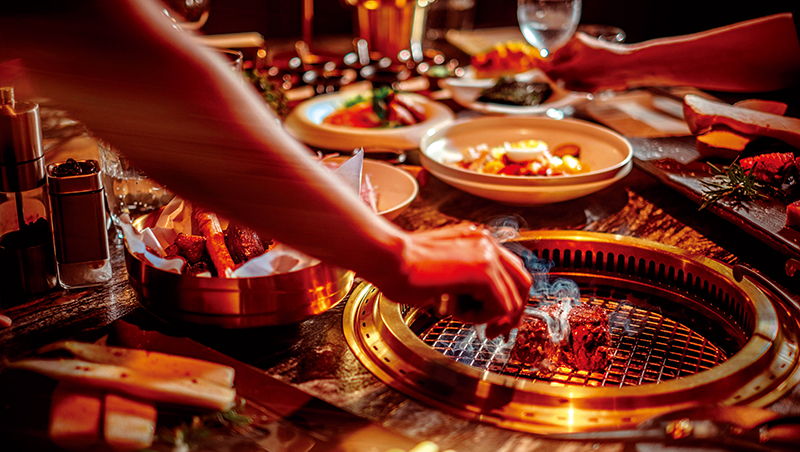 這間台中深夜食堂懂大人要什麼　冠軍調酒進駐、烤恰恰牛排配雪茄