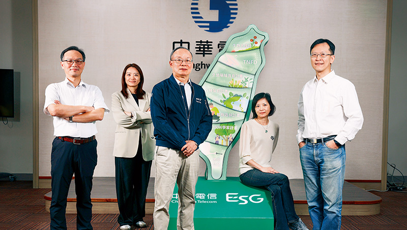 工程師像風水師般找「龍脈」節電，揭密中華電28人機房巡風隊