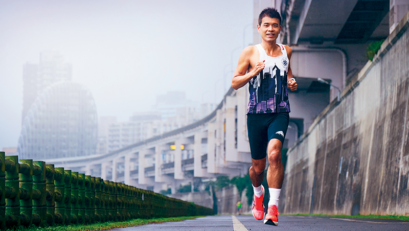 從肝指數兩千到全馬高手　星球工坊李加程在崩潰邊緣學會配速經營