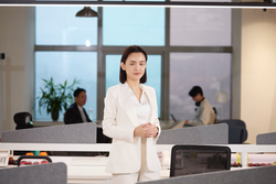 2026 心智大戰開打，她以「全案策劃」將每一分預算轉化為信任資產