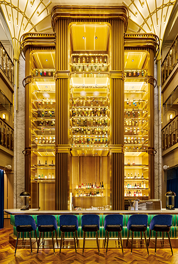 三層挑高、全台最高酒塔　台中最狂「琴酒飯店」歐酷開箱