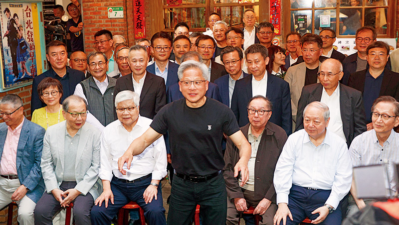 揮別蘋果，輝達時代更好？黃仁勳明年掀2新變革，台商正警戒  
