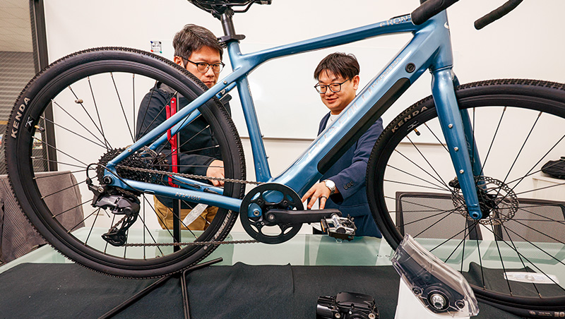 逆勢台廠3》再難，都要自製鐵馬心臟，鈞興機電成三電系統黑馬