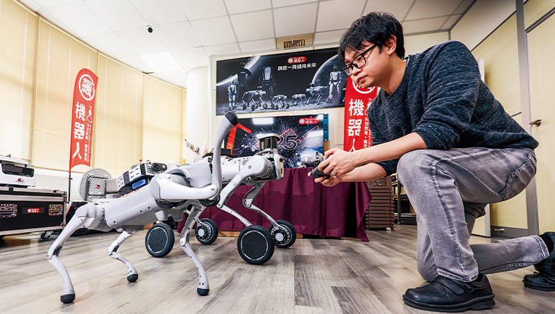 從被笑做玩具，到估值衝450億！中國機器人霸主宇樹的十年賭注