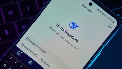 DeepSeek、小紅書個資全送中？智庫點名10大中國AI「洗產地」黑幕