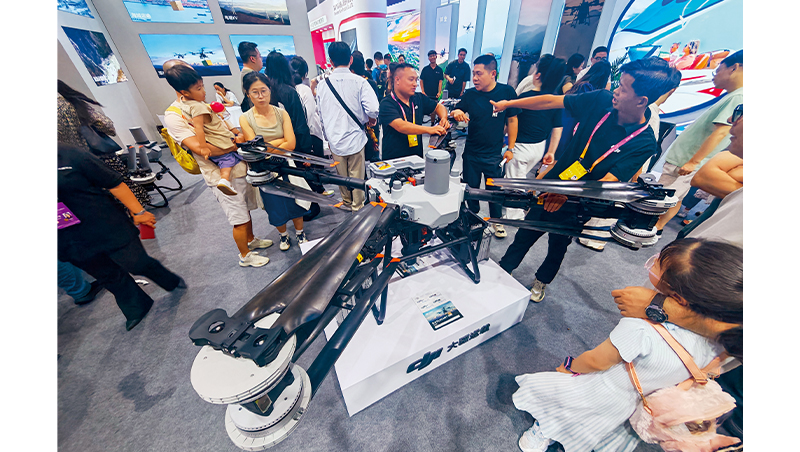 輝達大放行、特斯拉機器人七成陸製　美中為何越鬥越緊密？