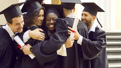 「成功」是個人能力，還是父母給的特權？《繼承經濟》談家庭資源如何影響一生