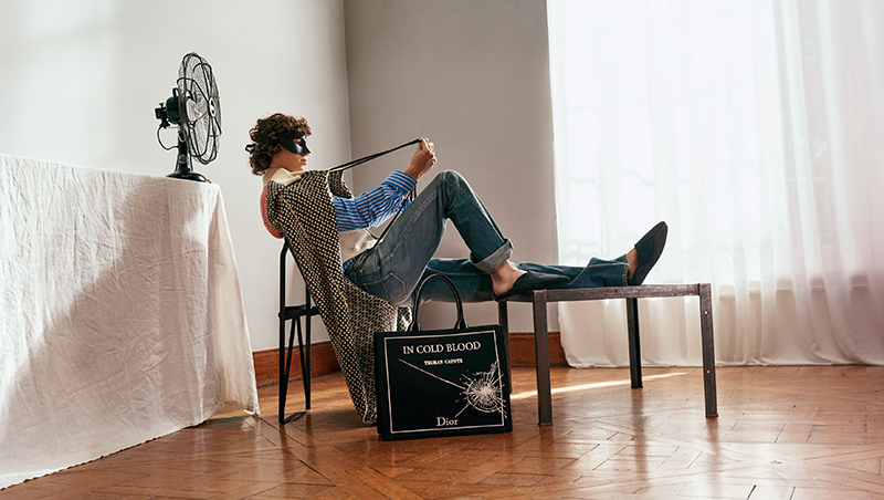 Dior包款變現代開運符、小說書封　揭秘創意總監最新手袋大作