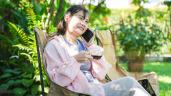 越省反而越窮？50歲後的財富必修課：比起省錢，你更該學會外包「這件事」