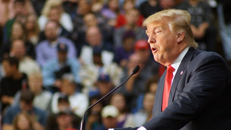 川普2億流量秘密全曝光！一支iPhone與她的神操作