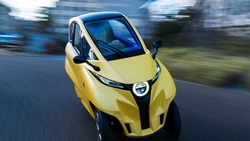 路權比照小型車、可停機車格！Lean3駕艙機車登台，價格估31.8萬元起