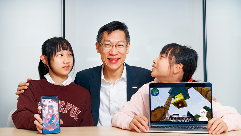 「以為自己懂了」比不會更危險！教授爸陪孩子長出AI提問力