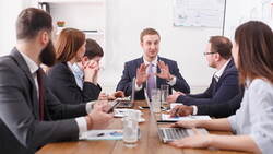 聽到老闆說works fine先別高興，根本不是在稱讚你表現好