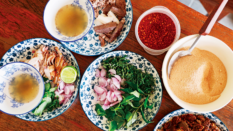 雙手與炭火，清邁農村炊事