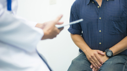 排尿不順又怕術後變「無性人生」？醫以小籠包比喻揭攝護腺肥大微創關鍵差異