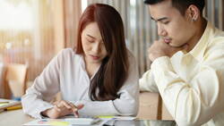 薪水只放一個帳戶？這項「理財習慣」最傷錢包，錢再多也會像漏水流掉