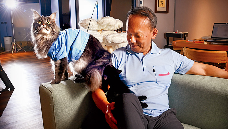 從泰山長孫到蹲水溝旁的創業家，詹岳霖告白：痛苦換來現在的自由