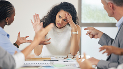 摩根大通執行長最寶貴的一條職涯金律，解救你的疲憊大腦