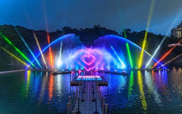 LED發光地磚與碧潭之心