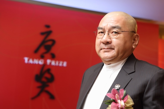 潤泰集團總裁、唐獎創辦人尹衍樑26日清晨辭世,享壽76歲。