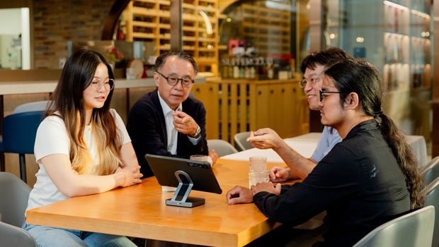 南臺科大與北科大團隊進入SOL Tainan Restaurant 的營運現場，為高級餐飲服務開發出AI 輔助與決策系統。