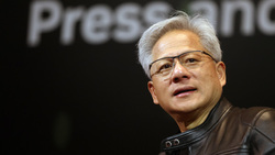 黃仁勳自曝管理員工像「台灣家長」：沒有一天不批評，永遠覺得不夠好
