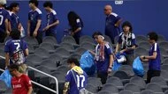 同樣是看球，日本球迷為何會自發清垃圾？答案藏在他們從小就學會的兩件事