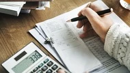 投資10年竟白忙一場！49歲大叔靠無聊指數投資，扛起家中三代經濟