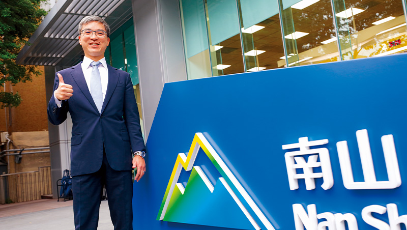 南山上市拖14年、生技虧損，尹崇堯能解開尹衍樑未竟大願？