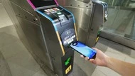 iPhone搭捷運教學》免解鎖Apple Pay快速交通卡怎麼設定？信用卡回饋一次看