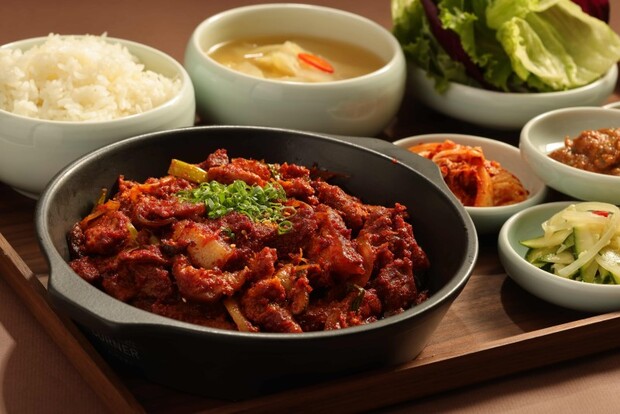 MAMALEE辣醬炒豬肉定食