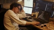 週休三日全是謊言！科技巨頭爆肝文化曝光：深夜待命、工時狂飆90小時